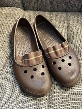 CROCS Brown Slip-On Clog Detail - W9